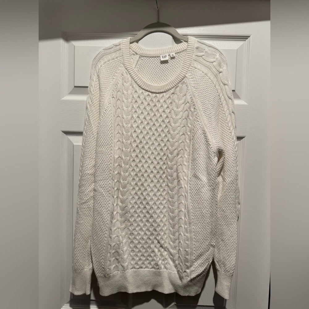 GAP Women's Ivory Cable Knit Sweater